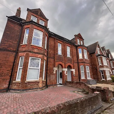 Central Bedford Free Parking & Private Garden& Conservatory Perfect For Large Group Of People Exterior photo